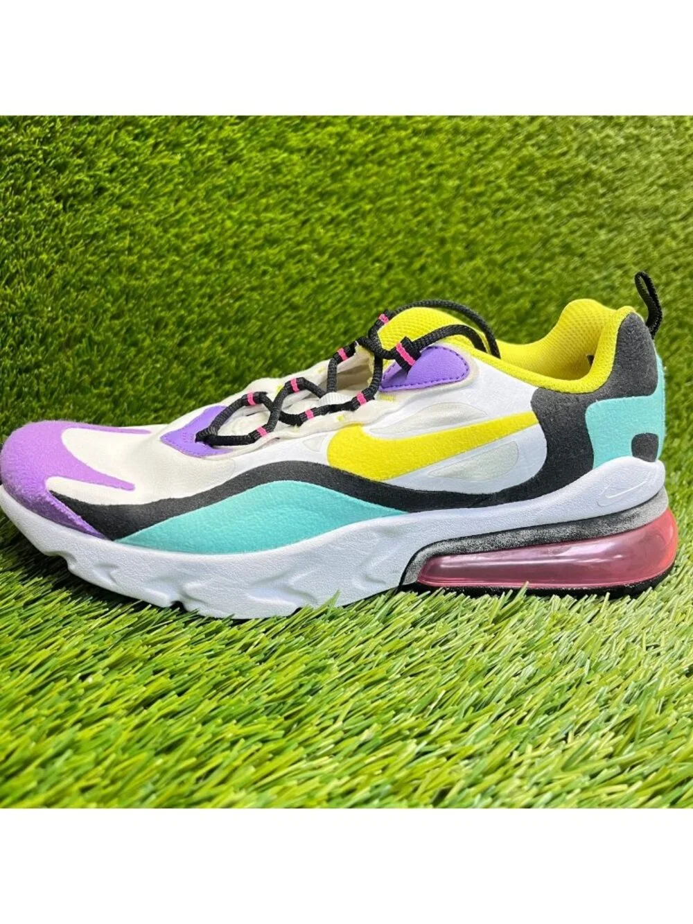 Nike Air Max 270 React Bright Violet Girls Size‎ 6Y White Running Shoes Sneakers